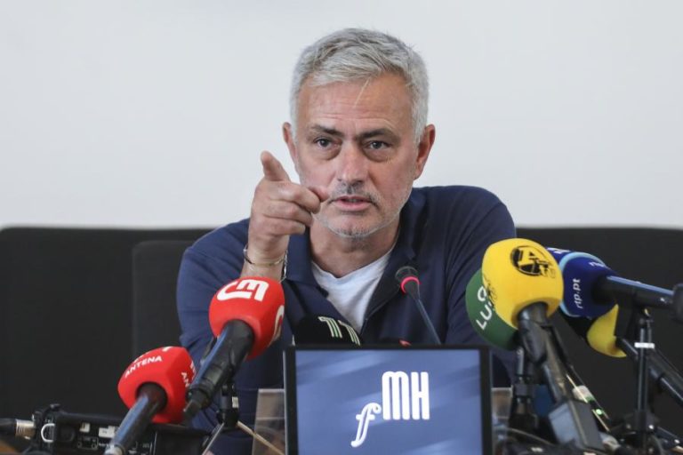“Se o FC Porto quiser voltar a emprestar o Sérgio Oliveira, vou já buscá-lo” – Mourinho