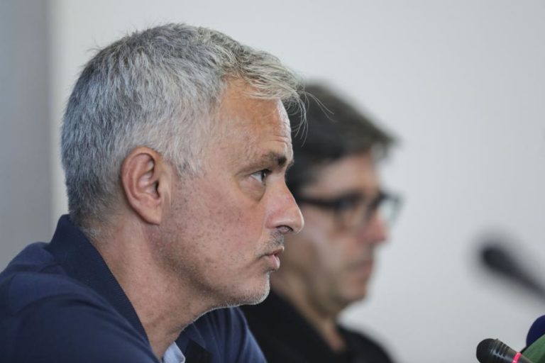 Mourinho a favor do tempo útil de jogo e diz que VAR anda em “direções duvidosas”