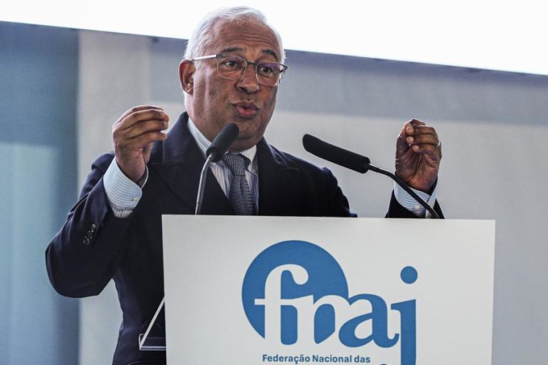 António Costa pede às empresas “esforço” coletivo para aumento dos salários
