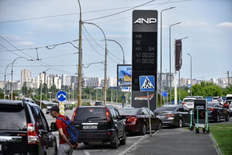 Ucrânia: Várias explosões em Kiev, diz presidente da câmara