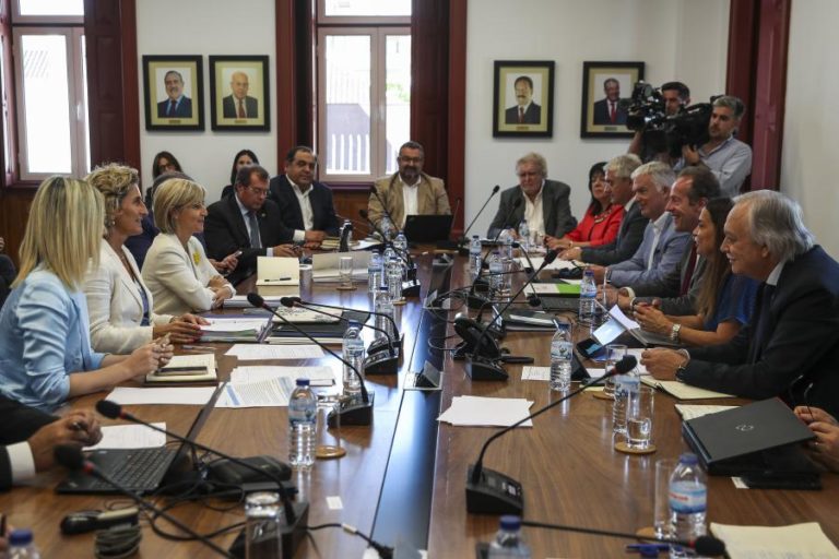 Governo reitera que negoceia descentralização apenas com a Associação de Municípios