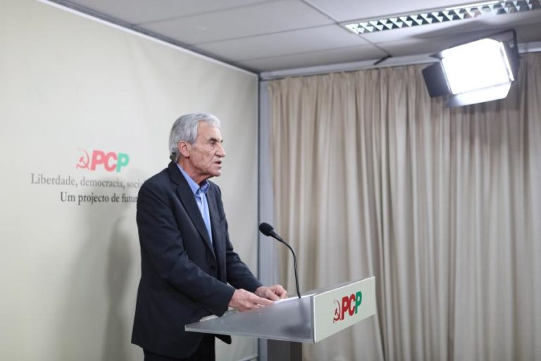Jerónimo Sousa acusa Governo de não confrontar especulação que gera custo de vida “galopante”