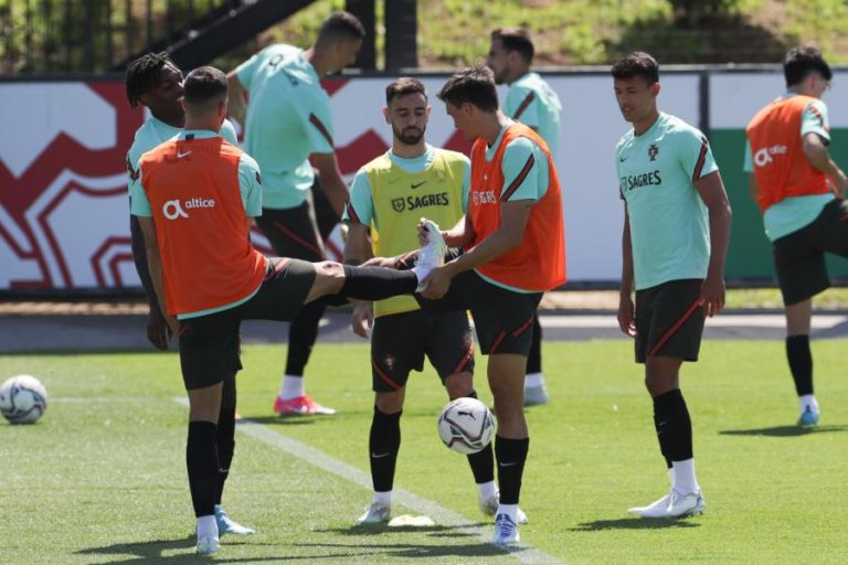 Liga das Nações: Titulares no ginásio no início da preparação do duelo com a Suíça