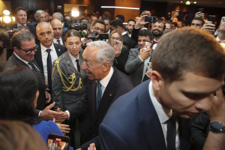 Marcelo elogia a mais jovem comunidade portuguesa no “querido aliado” Reino Unido