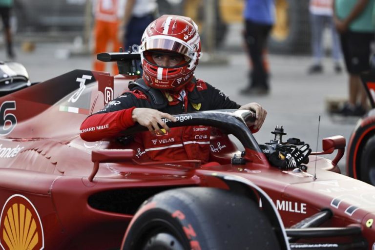 Leclerc conquista ‘pole’ histórica em Baku e ultrapassa Verstappen