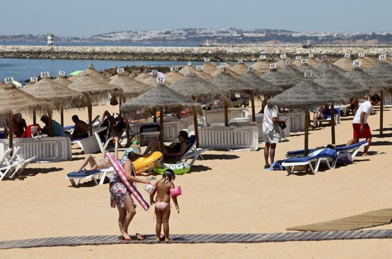 .Recuperação “cabal” da oferta turística não acompanha “crescimento exponencial da procura”