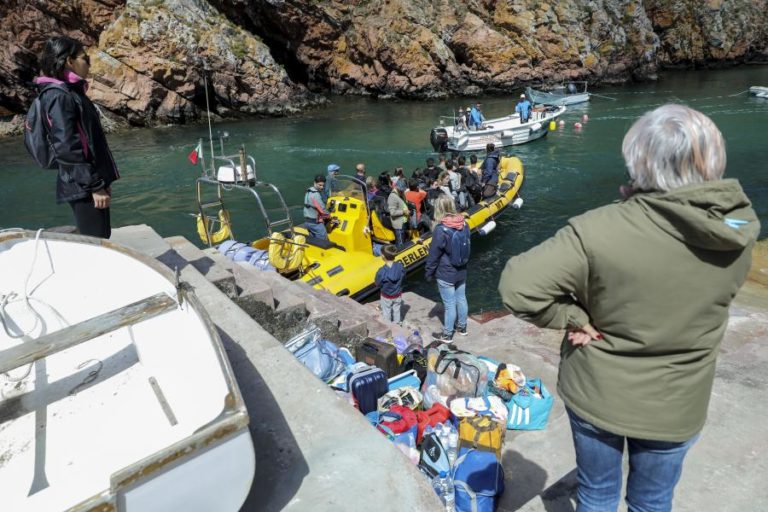 Turistas em Portugal sobem 48,4% em 2021 face a 2020, mas ficam 61% abaixo de 2019
