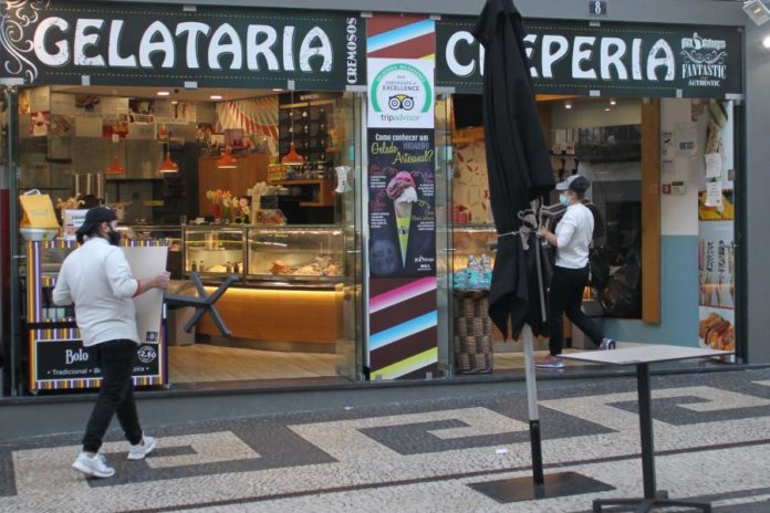30422371.jpg