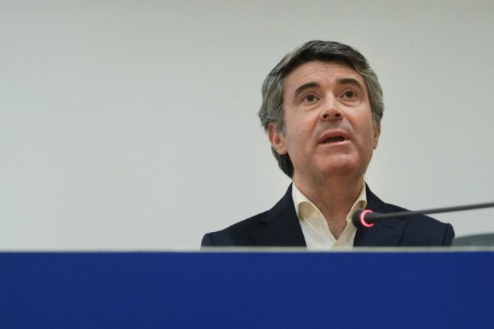 38941087.jpg