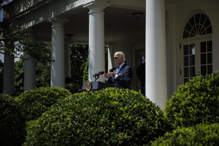 Covid-19: Biden recuperado reaparece em público e defende reforço da vacinação