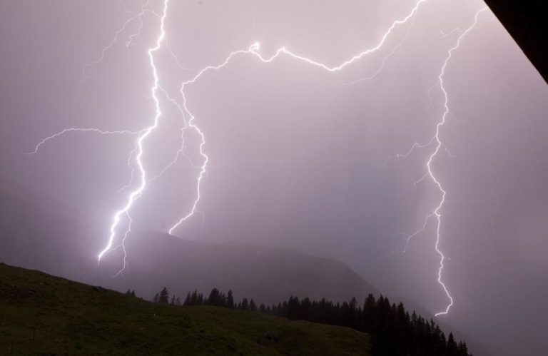 Dez distritos do continente sob aviso amarelo devido à possibilidade de trovoadas