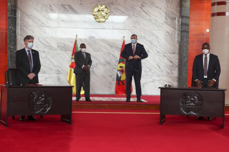 Moçambique/Ataques: Governo moçambicano promete condições para regresso da Total este ano