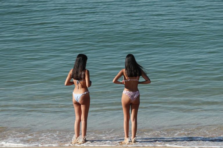 Mais de 20 praias já estiveram interditas ou com banho desaconselhado nesta época balnear – Zero
