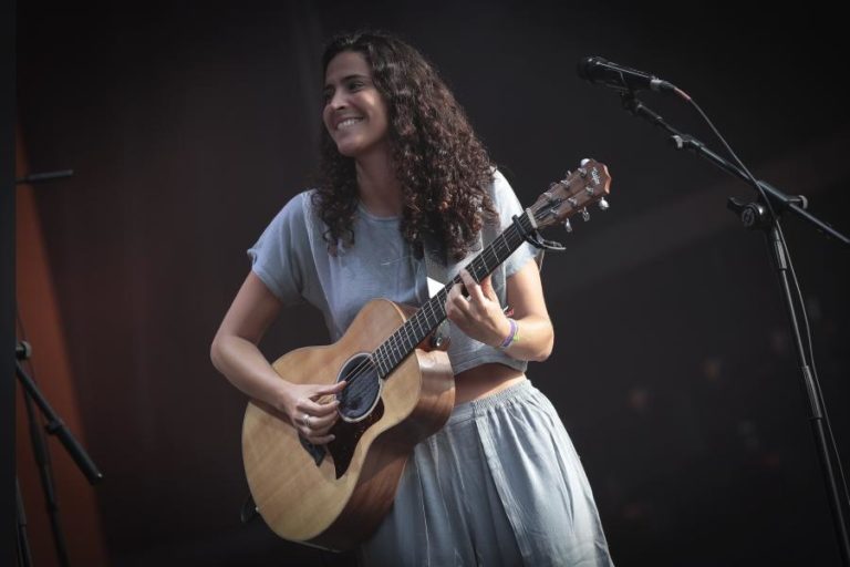 Maro edita hoje novo álbum “Can you see me?”