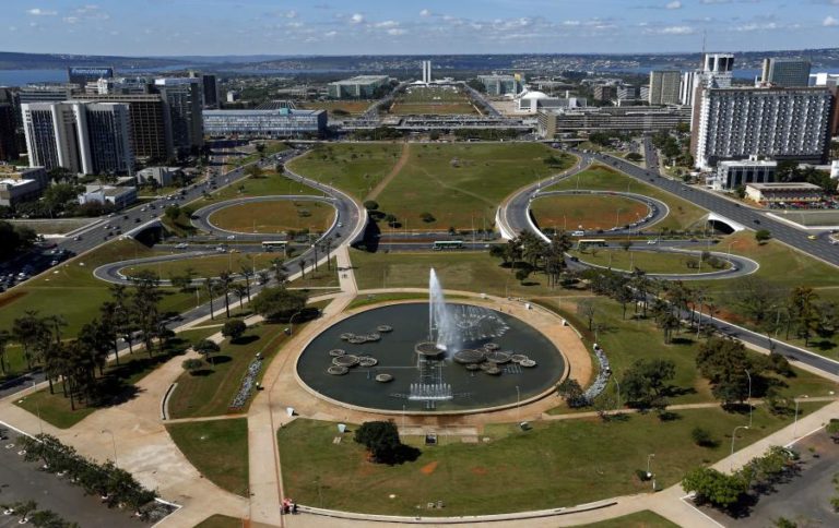 Exposição em Lisboa reúne 300 obras e documentos sobre a criação de Brasília há 62 anos