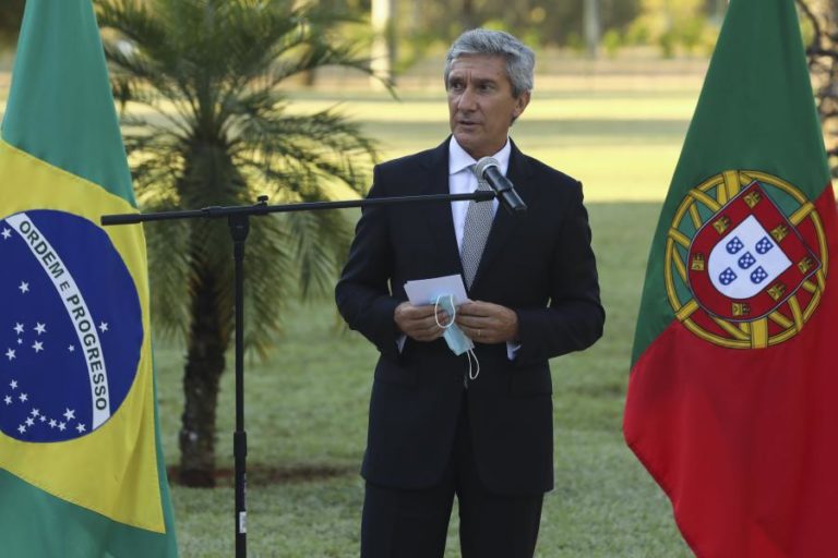 Brasil homenageia 25 anos da CPLP com apresentação de livro