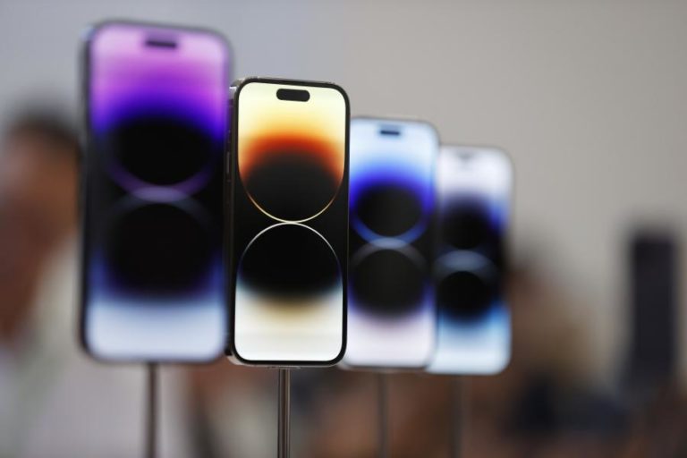 Apple apresenta quatro novos iPhones e relógio que deteta ciclos de ovulação nas mulheres