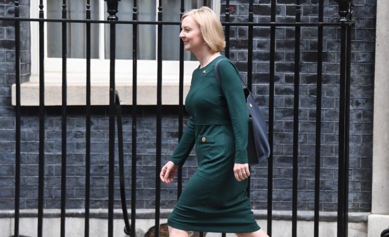 PM britânica declara “lealdade e devoção” ao Rei Carlos III