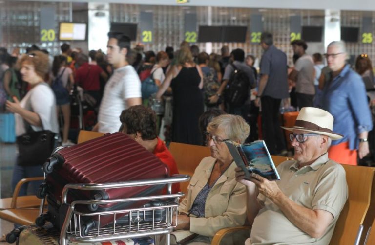 Aeroportos da Madeira registam aumento de 38,5% no movimento de passageiros em agosto