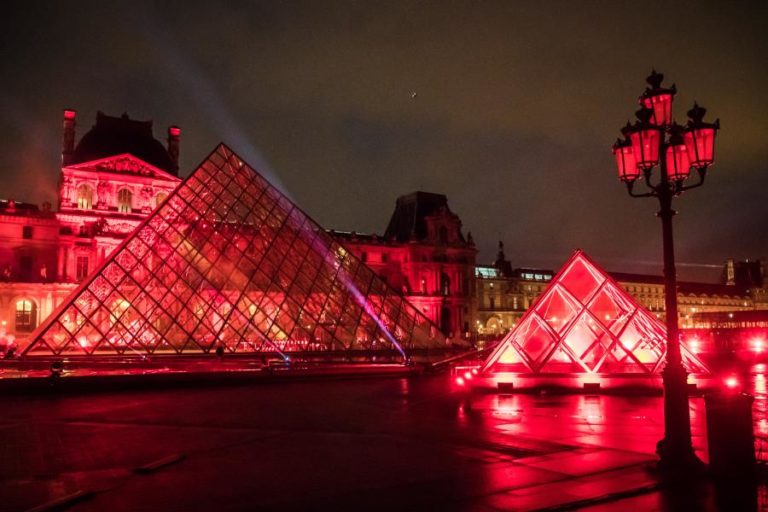 Fotos captadas por astronautas revelam que poluição luminosa está a aumentar