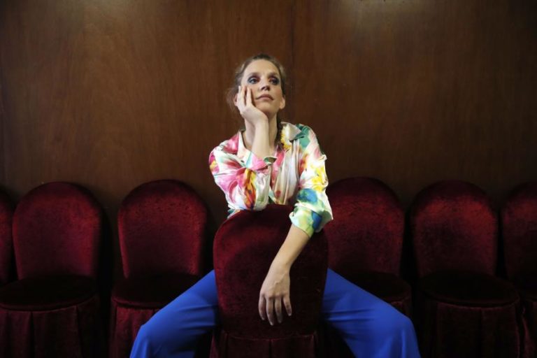 O novo álbum de Luísa Sobral “DanSando” é “um disco feliz”