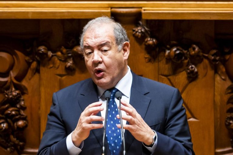 Efacec: “Há alguns interessados, mais do que se pensa” – Ministro da Economia