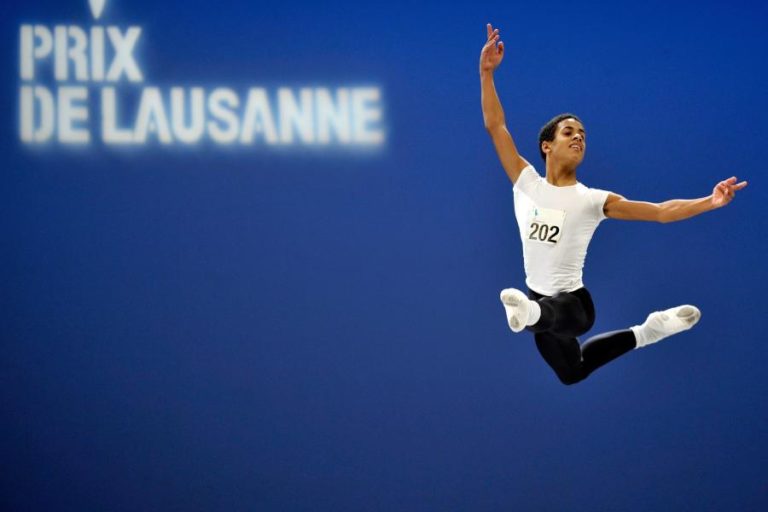Bailarino Marcelino Sambé Personalidade do Ano da Associação da Imprensa Estrangeira