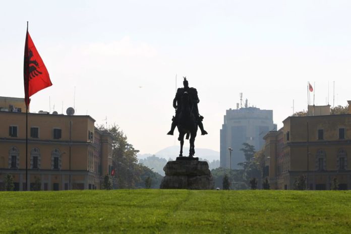 16991625.jpg