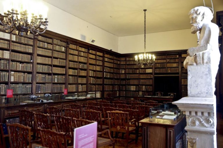 Biblioteca Geral da Universidade de Coimbra revela 32 lugares imaginários da literatura