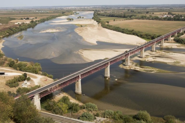 Água no Tejo desceu de forma acentuada mas pode ter novo agravamento