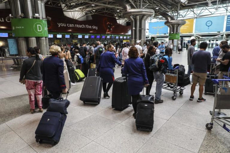 Passageiros nos aeroportos nacionais superam em outubro pela1ª vez nível de 2019 – INE