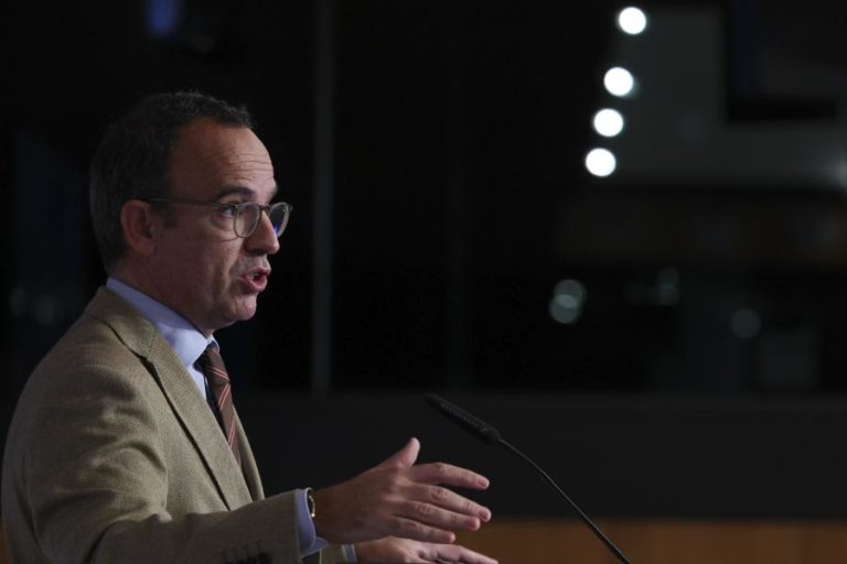 Ministro da Cultura só será ouvido em janeiro na AR sobre apoios sustentados