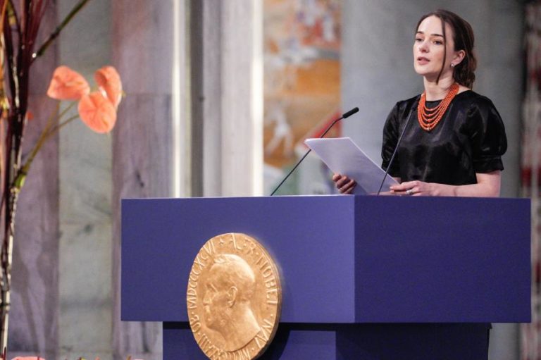 Nobel da paz ucraniana defende que caminho para a paz não passa por baixar armas