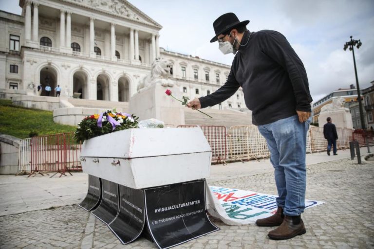 “Protesto pelas Artes” convocado para quarta-feira em frente ao parlamento
