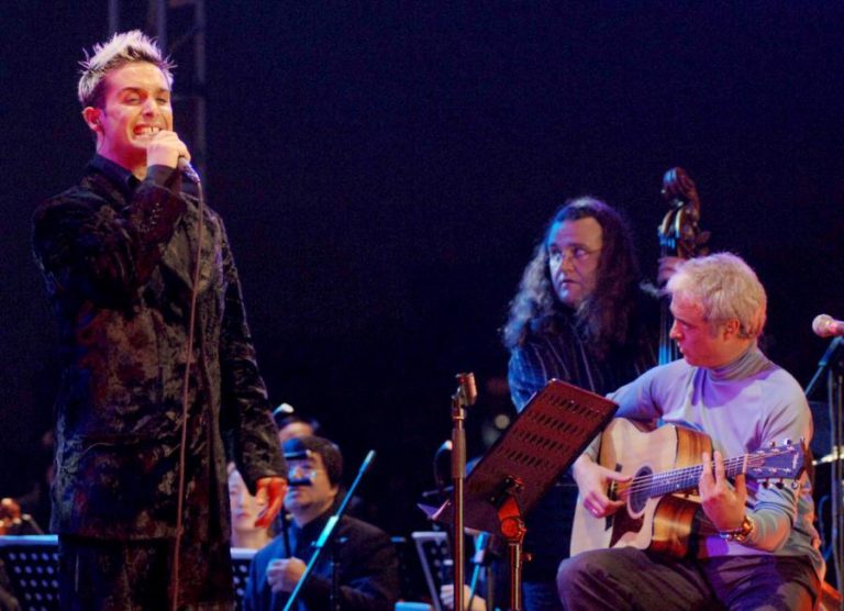 Ala dos Namorados regressa aos palcos e aos discos com João Gil e Nuno Guerreiro “ao leme”