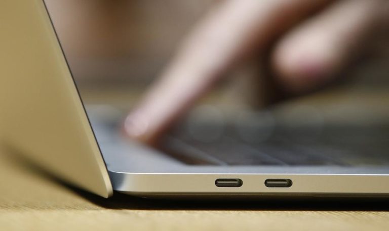 PRR: Entrega de computadores a alunos tem-se “revelado muito difícil” — Relatório