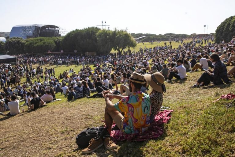 Primavera Sound assinala 10.ª edição em junho no Porto com mais dias e artistas