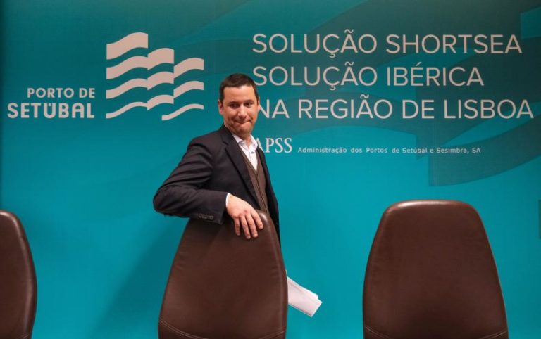 Ministro diz que porto de Setúbal tem localização estratégica para parques eólicos ‘offshore’
