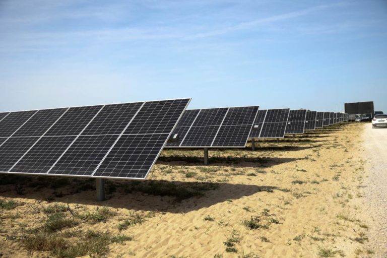 Cerca de 74% da eletricidade gerada em março foi de origem renovável