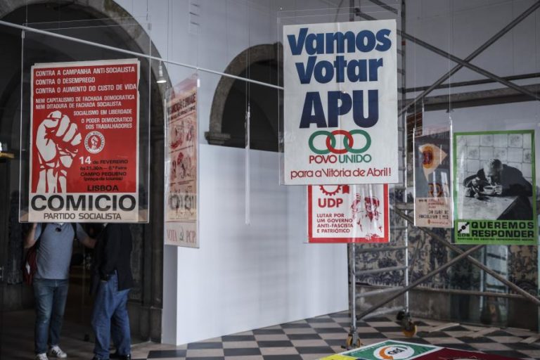 Arquivo Ephemera expõe “alegria da liberdade” a partir de hoje em Lisboa