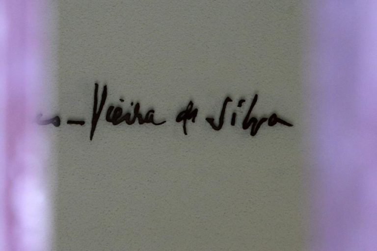 Artistas Maria José Oliveira e Joseph Kádár expõem no Museu Vieira da Silva