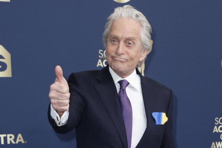 Ator Michael Douglas recebe Palma de Ouro de carreira no Festival de Cannes