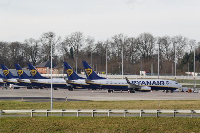 Ryanair encomenda 300 aviões à Boeing por cerca de 36.000 ME