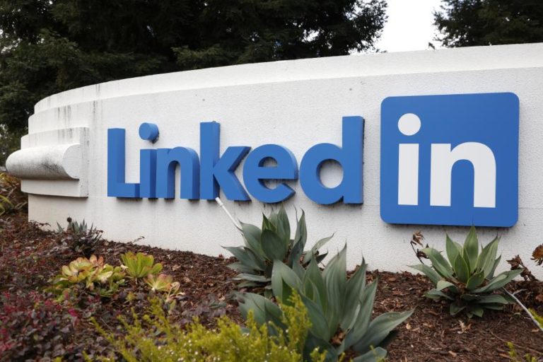 Rede social LinkedIn encerra a sua última aplicação na China