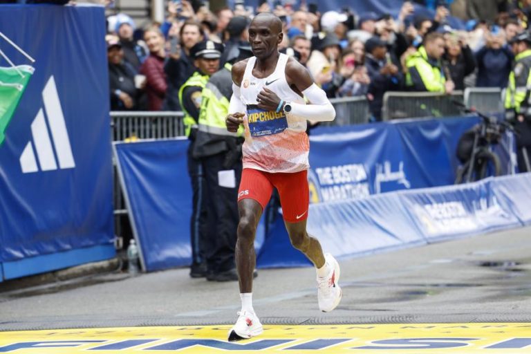 Maratonista Eliud Kipchoge recebe Prémio Princesa das Astúrias do Desporto 2023