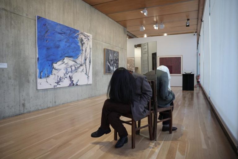 Mural panorâmico conta 40 anos de história da arte em 207 obras da Gulbenkian