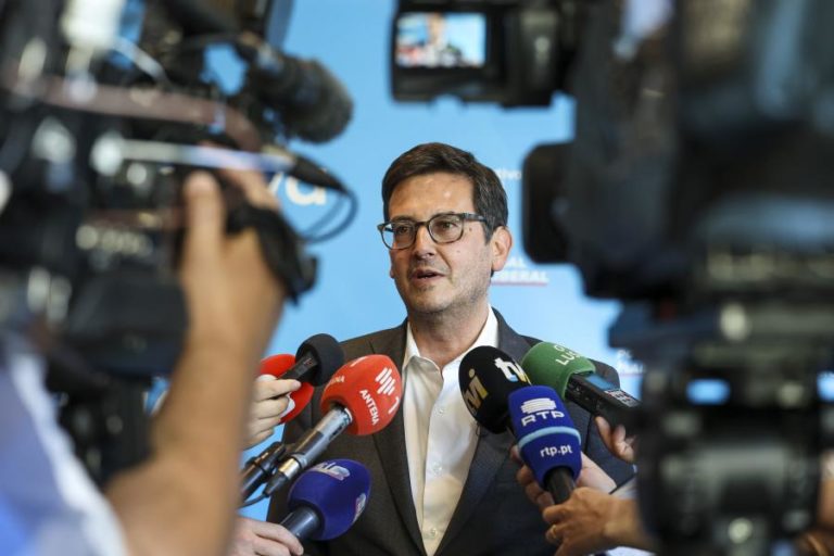 IL apresenta requerimento para PM ser ouvido na comissão de inquérito à TAP
