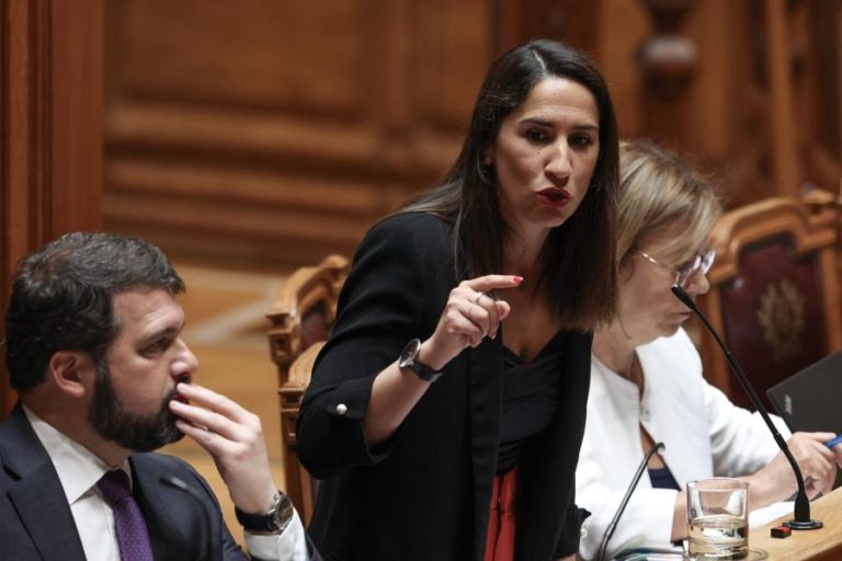 Habitação: Governo disponível para “continuar a melhorar propostas”, oposição mantém críticas