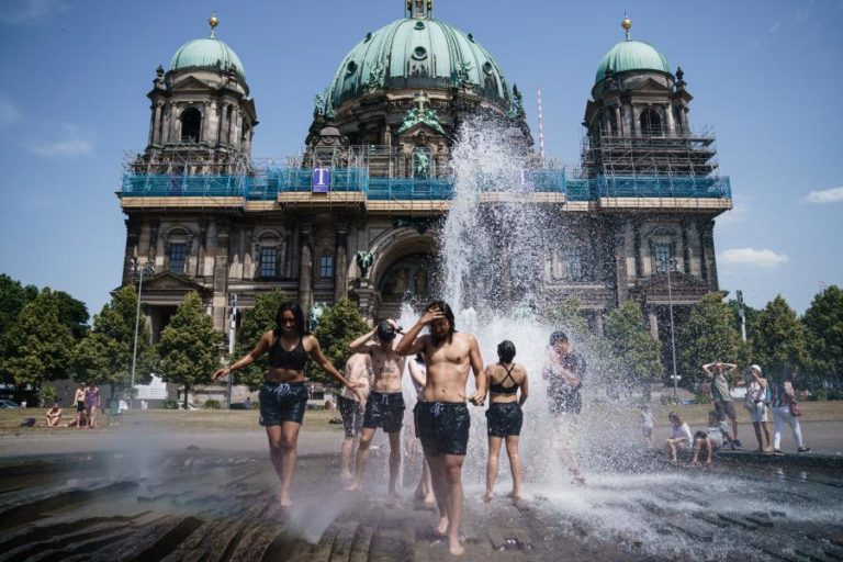 Mais de 16.000 morreram em 2022, ano em que a Europa aqueceu mais 2,3 graus