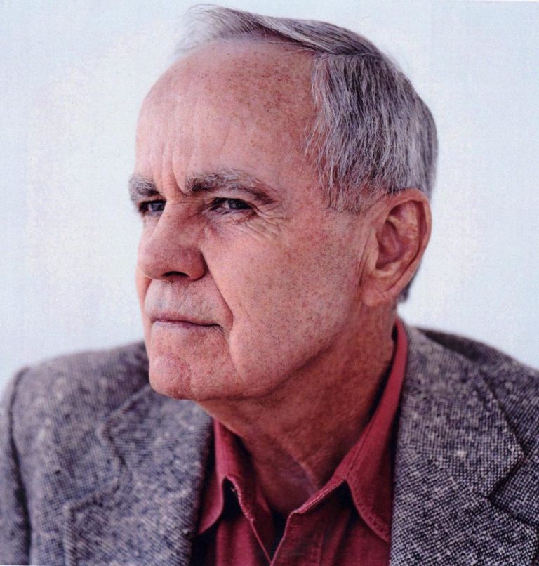 Morreu o escritor norte-americano Cormac McCarthy aos 89 anos